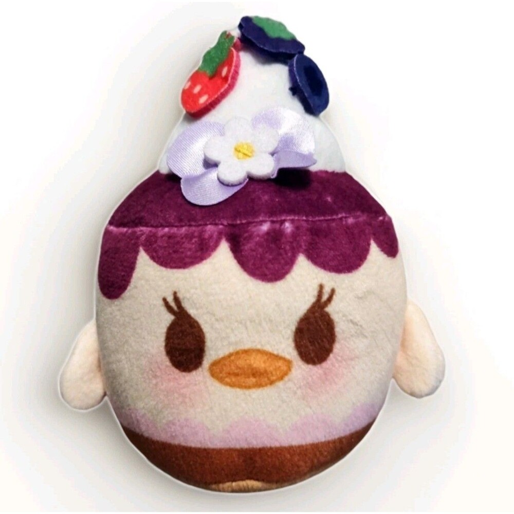 Disney Munchlings Baked Treats Daisy Duck Trippleberry Cheesecake Plush
